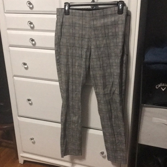 Old navy black and white plaid stretch ankle pant size 6 - Picture 1 of 5